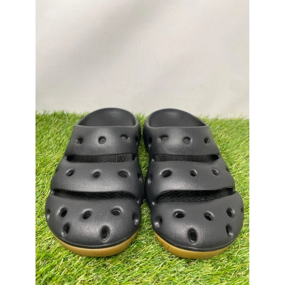 Keen Yogui Arts Mens Size 11 Slide Clogs Black Slip On Resistant Water Sandal
